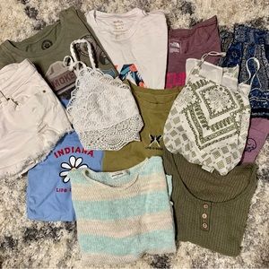 Bundle 12 pieces! Billabong, North Face, Life is Good, Abercrombie, RVCA, Amazon